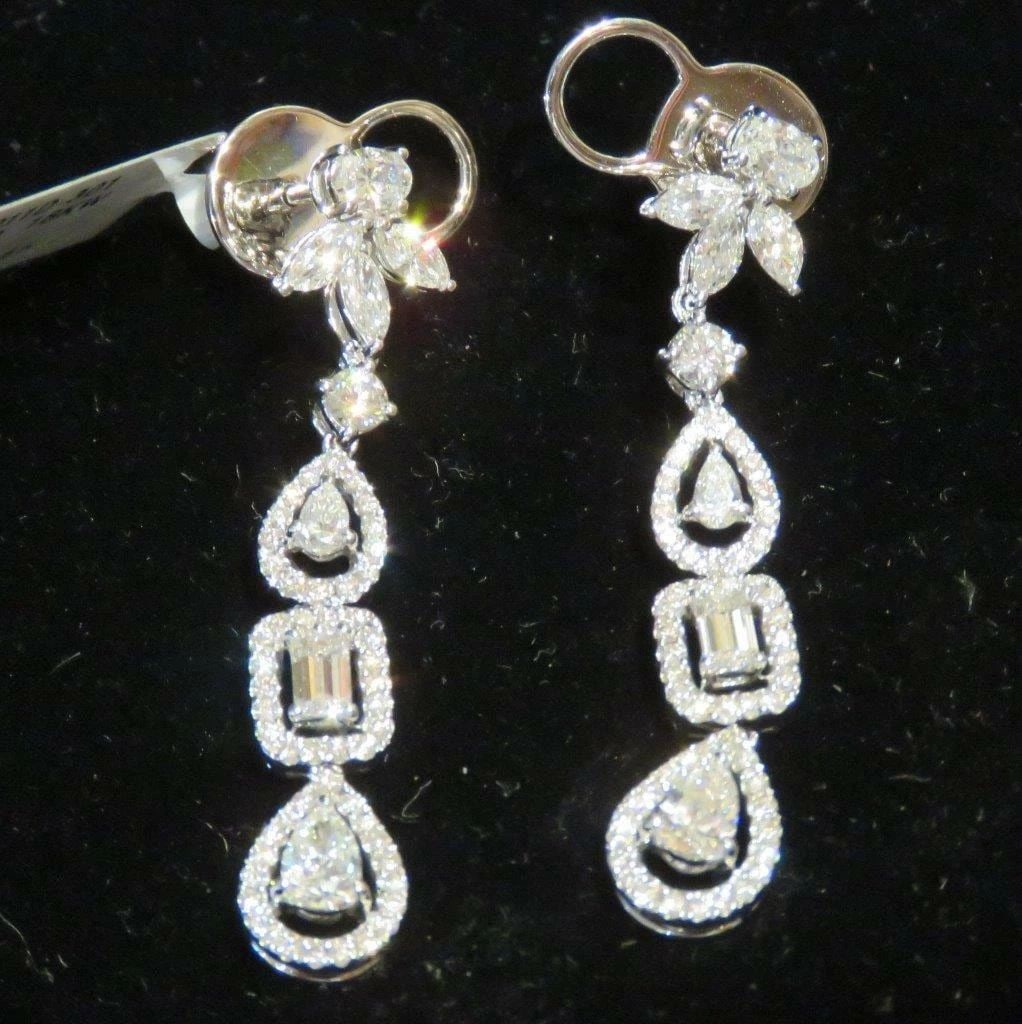 18KT GOLD GORGEOUS FANCY WHITE DIAMOND DANGLE EARRINGS (1 of 2)