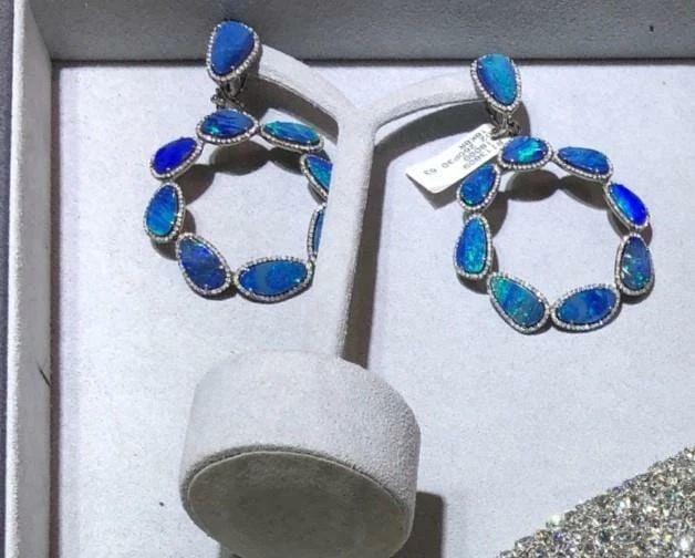 18KT GOLD 35CT GORGEOUS AUSTRALIAN BLACK OPAL EARRINGS: 18KT GOLD 35CT GORGEOUS AUSTRALIAN BLACK OPAL EARRINGS The Following Items we are offering is a Rare Important Spectacular and Brilliant 18KT Gold Large Gorgeous Black Opal and Diamond Dangle Earrings