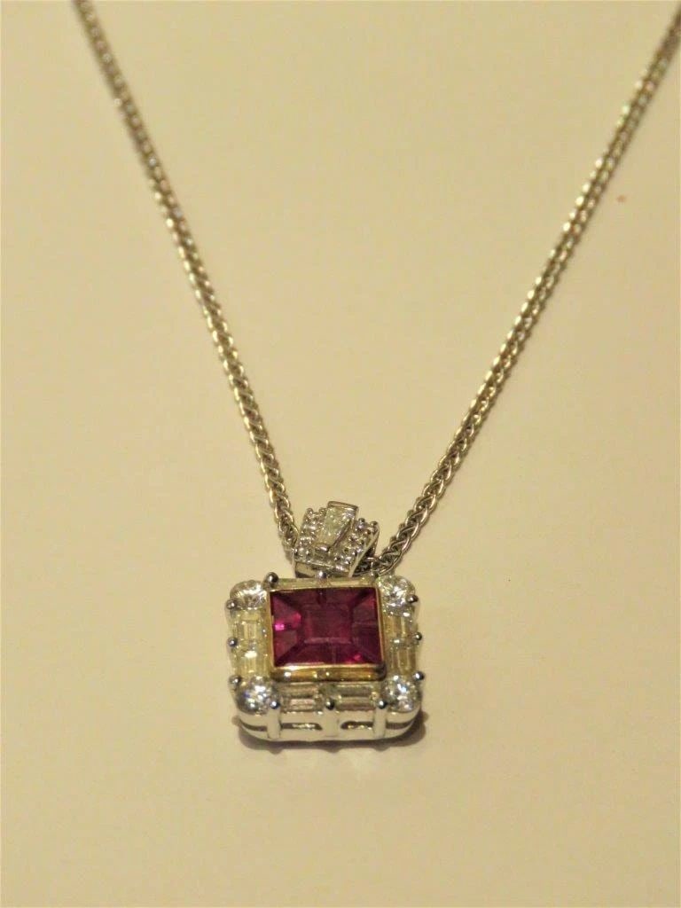 18KT LG 4CT GORGEOUS RUBY DIAMOND PENDANT NECKLACE (1 of 2)