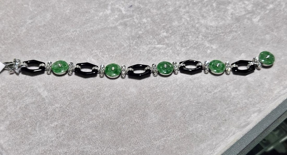 18KT GLITTERING FANCY BURMESE JADE ONYX DIAMOND BRACELET (1 of 2)