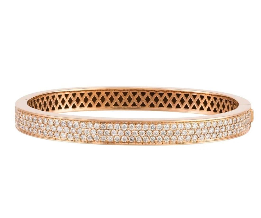 18KT GOLD FANCY GLITTERING FANCY DIAMOND BANGLE BRACELET (1 of 2)