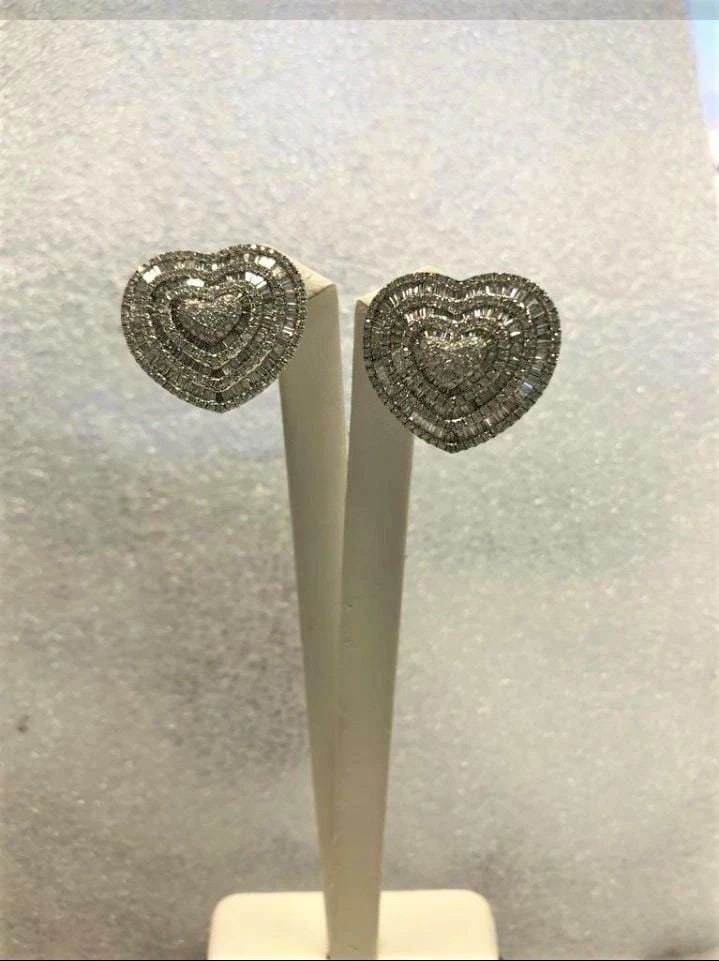 18KT LARGE 5CT DIAMOND HEART EARRINGS (1 of 2)