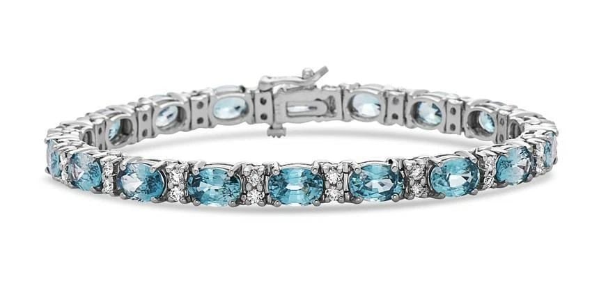 GAL CERTIFIED 22CT ZIRCON AND DIAMOND GOLD TENNIS BRACELET: GAL CERTIFIED 22CT ZIRCON AND DIAMOND GOLD TENNIS BRACELET GAL CERTIFIED 22CT ZIRCON AND DIAMOND GOLD TENNIS BRACELET The Following Item we are offering is this Rare IMPORTANT SPECTACULAR LADY'S FULL