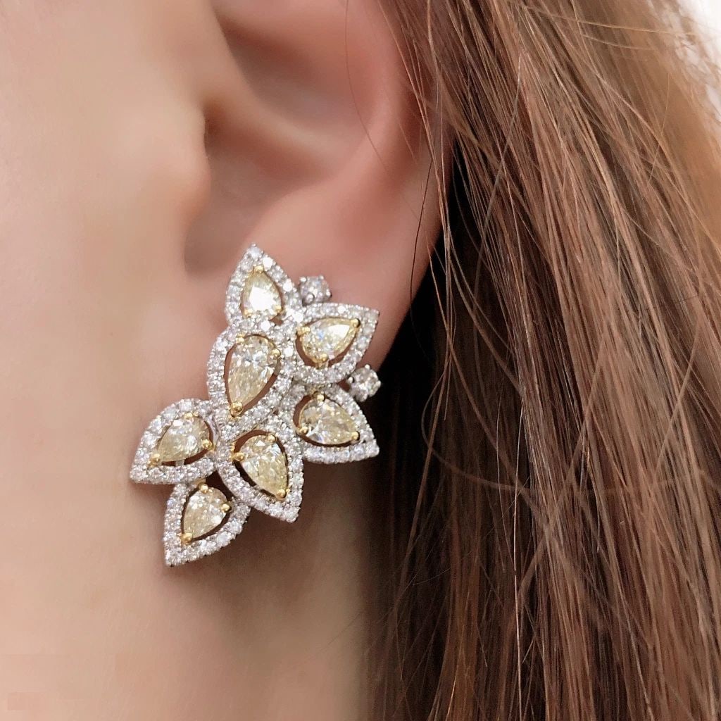 18KT GOLD 4.50CT GORGEOUS FANCY DIAMOND EARRINGS (1 of 2)