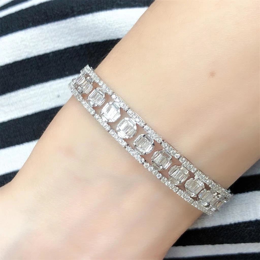 18KT GOLD FANCY DIAMOND TENNIS BRACELET (1 of 2)
