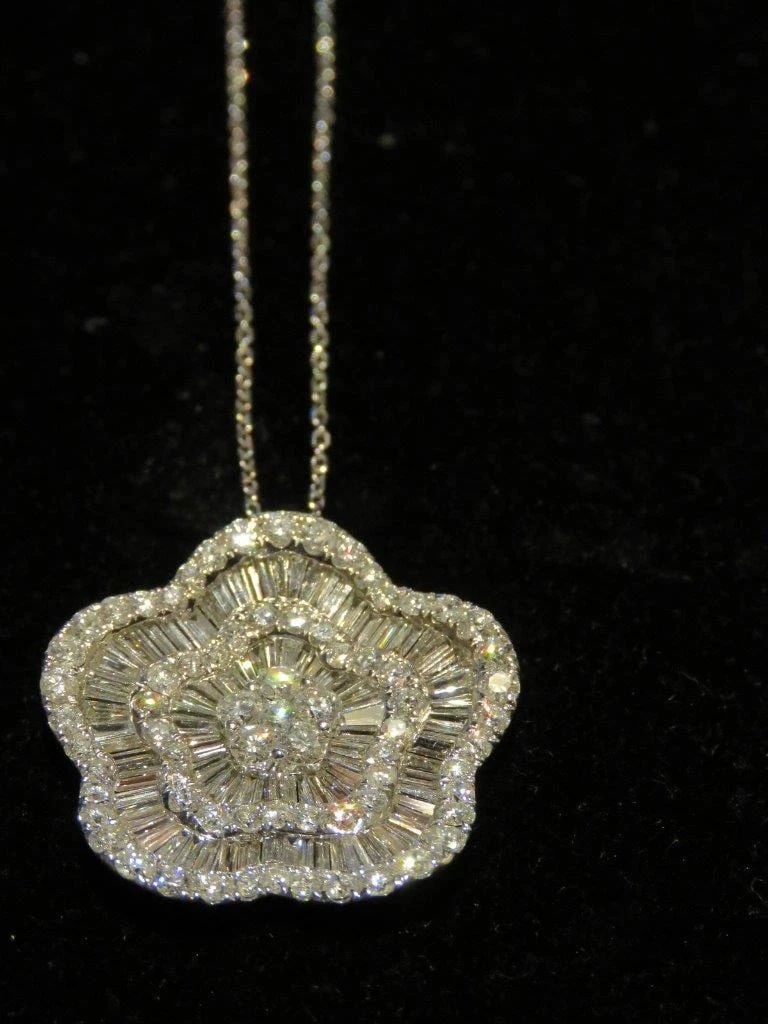 18KT LRG CLEEF STYLE FLORAL DIAMOND PENDANT NECKLACE (1 of 2)