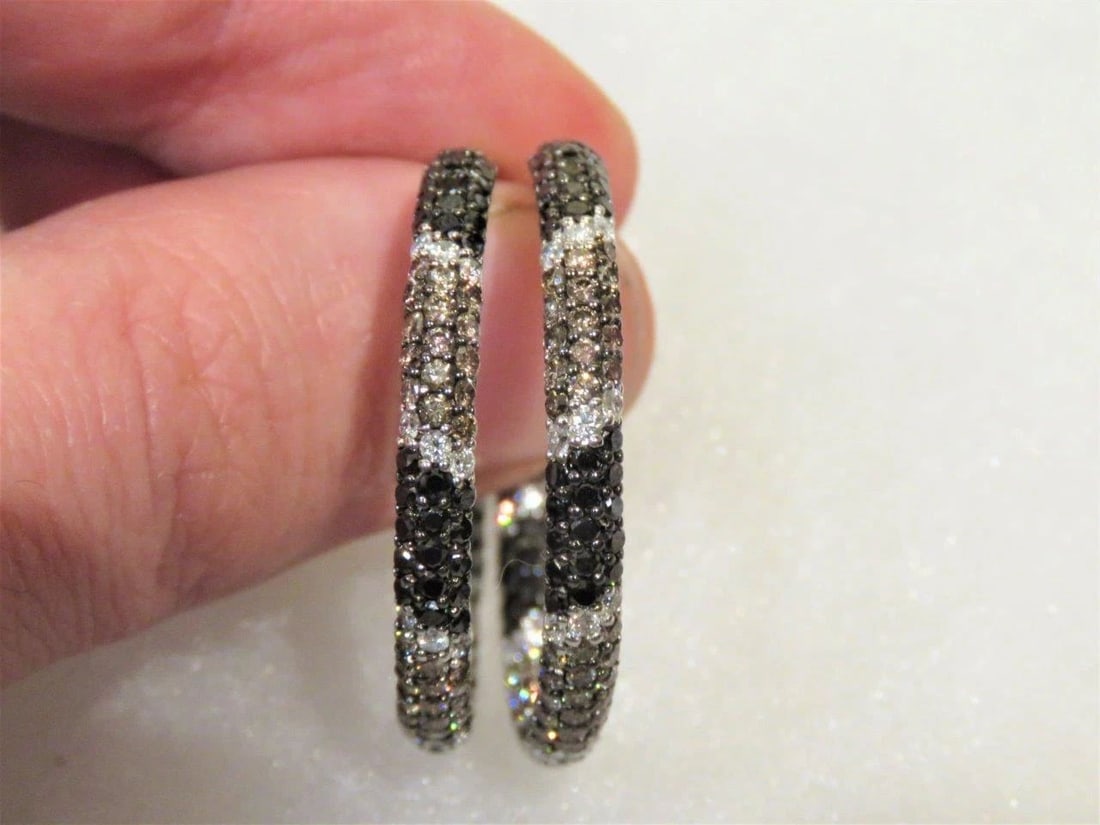 18KT GOLD LRG BLACK COGNAC WHITE DIAMOND HOOP EARRINGS: 18KT GOLD LRG BLACK COGNAC WHITE DIAMOND HOOP EARRINGS The Following Items we are offering are these Rare Important Radiant 18KT Gold Large Fancy Cognac , Black and White Glistening Hoop Diamond Earri