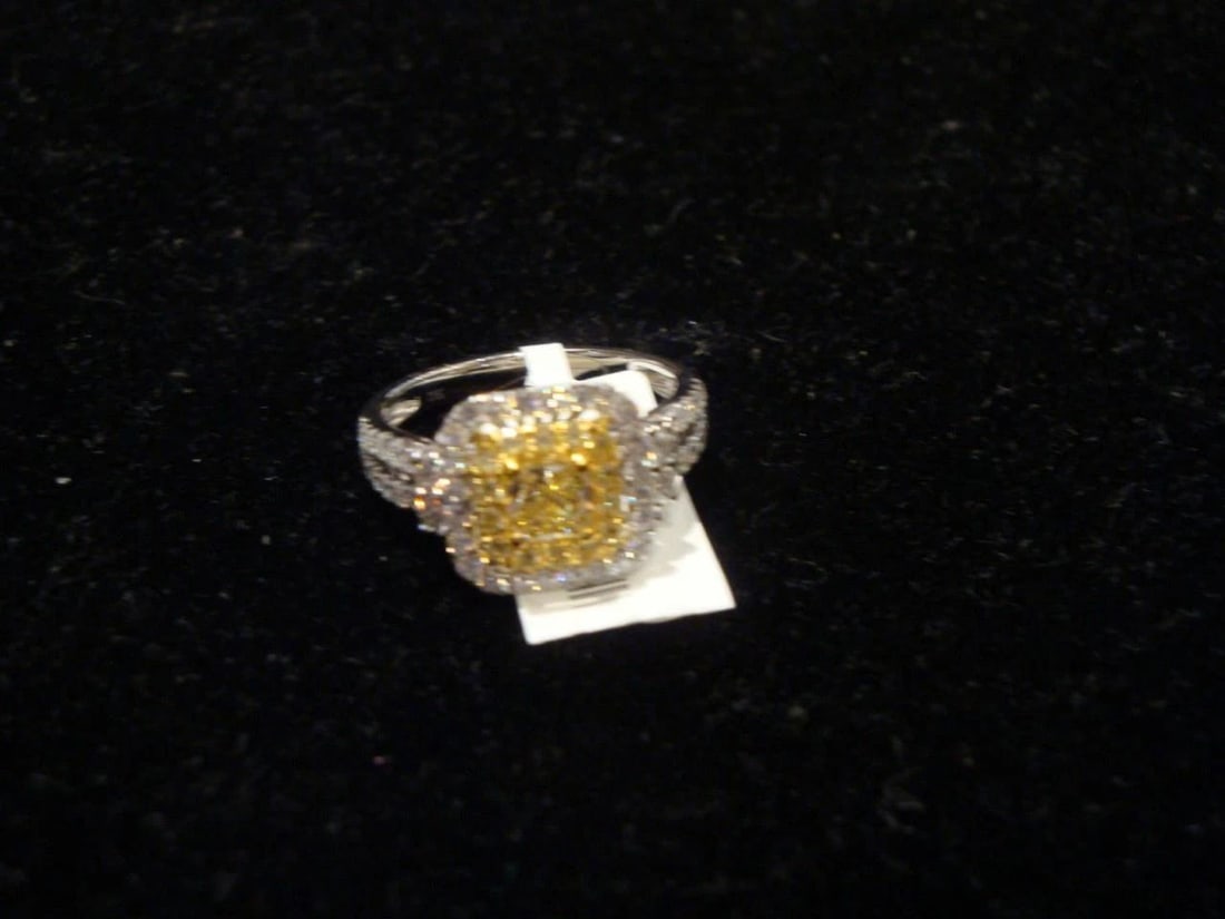 18KT GOLD YELLOW DIAMOND RING (1 of 2)