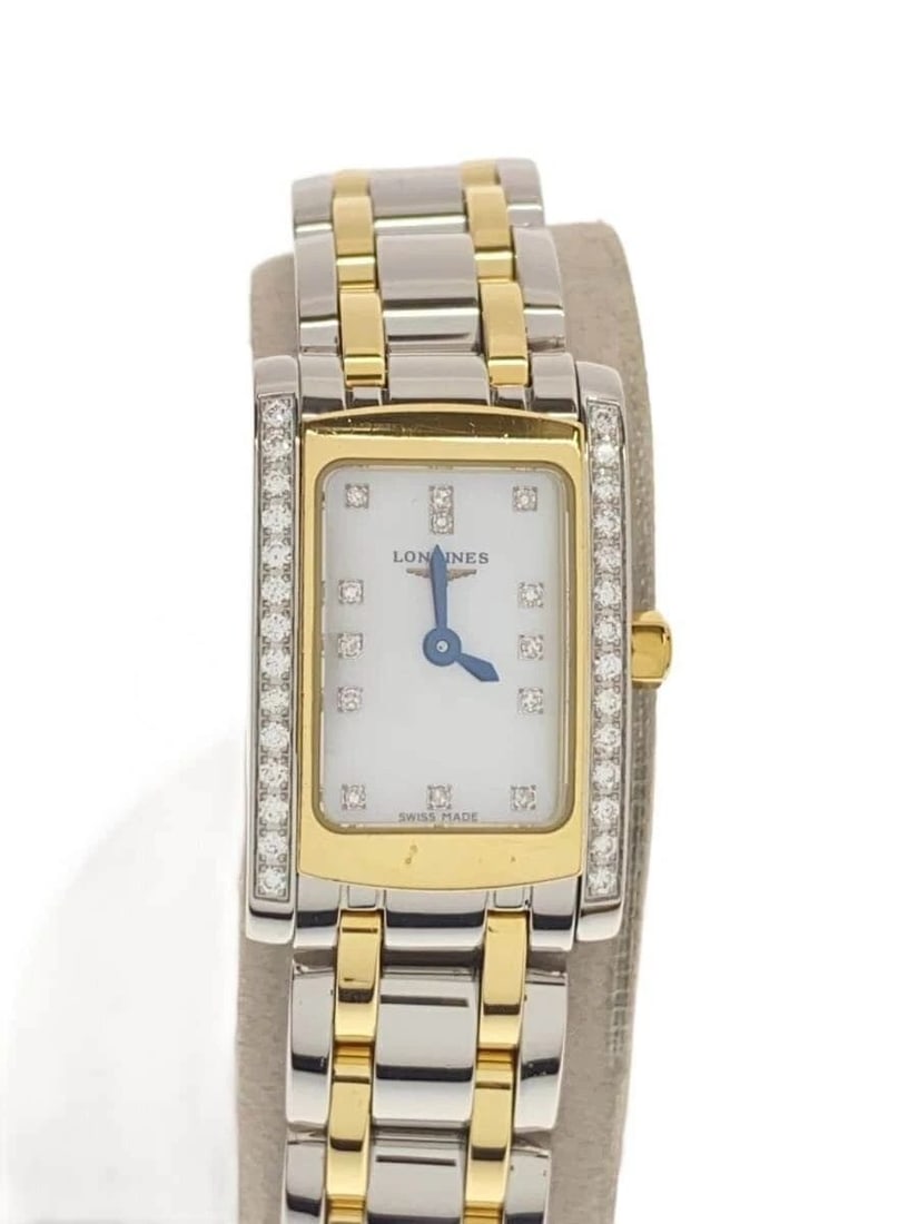 LONGINES DOLCEVITA QUARTZ WOMEN'S WATCH: LONGINES DOLCEVITA QUARTZ WOMEN'S WATCH LONGINES DOLCEVITA QUARTZ WOMEN'S WATCH Item Description Condition: Used (B grade) Slight signs of use Product Details Model Number: - Dimensions (cm): Case Hei