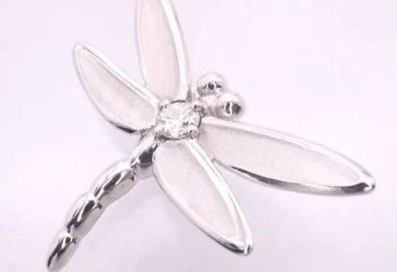 TIFFANY & CO. DRAGONFLY DIAMOND K18WG LENGTH 46.5CM NECKLACE PRE OWNED: TIFFANY & CO. DRAGONFLY DIAMOND K18WG LENGTH 46.5CM NECKLACE PRE OWNED TIFFANY & CO. DRAGONFLY DIAMOND K18WG LENGTH 46.5CM NECKLACE PRE OWNED Item Description Brand : Tiffany & Co. [Material] 750 (18K