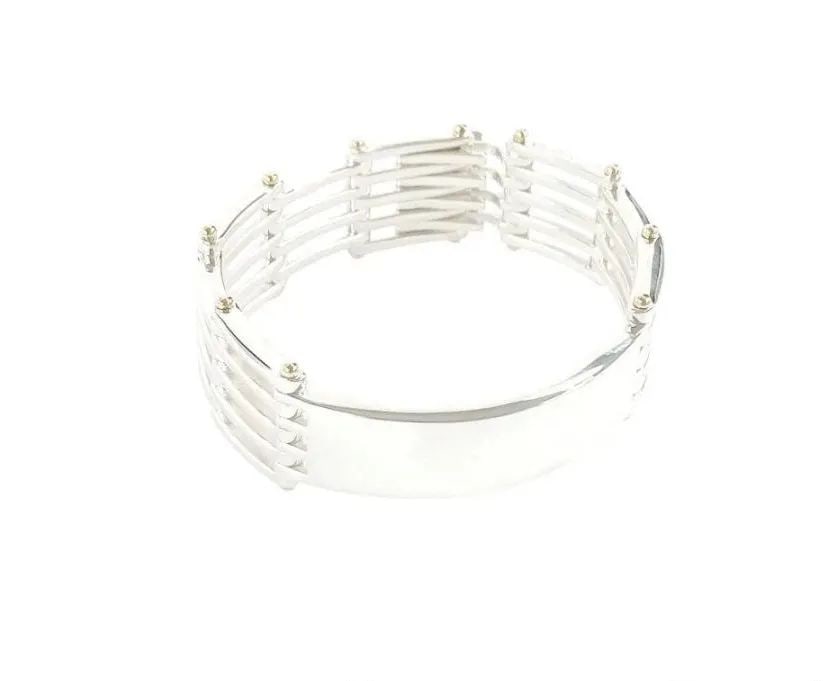 TIFFANY & CO. GATE LINK WHITE GOLD SV925 LENGTH 15CM BRACELET PRE OWNED: TIFFANY & CO. GATE LINK WHITE GOLD SV925 LENGTH 15CM BRACELET PRE OWNED Item Description Brand : Tiffany & Co. [Material] K18 YG750/SV925 [Color] Silver/Gold [Size] Inner Circumference Approximately 1