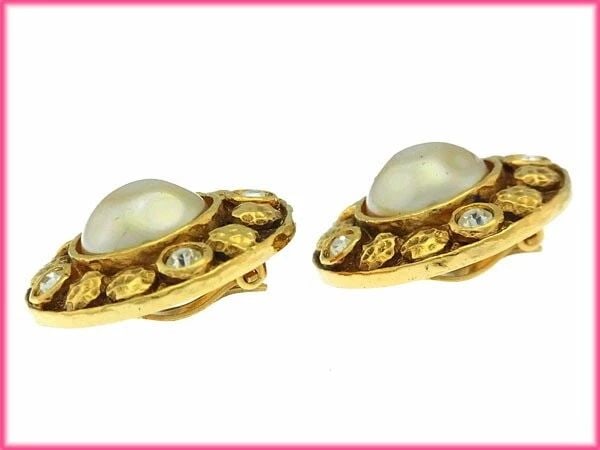 CHANEL PEARL BEIGE CLEAR GOLD PEARL STONE EARRINGS (1 of 2)