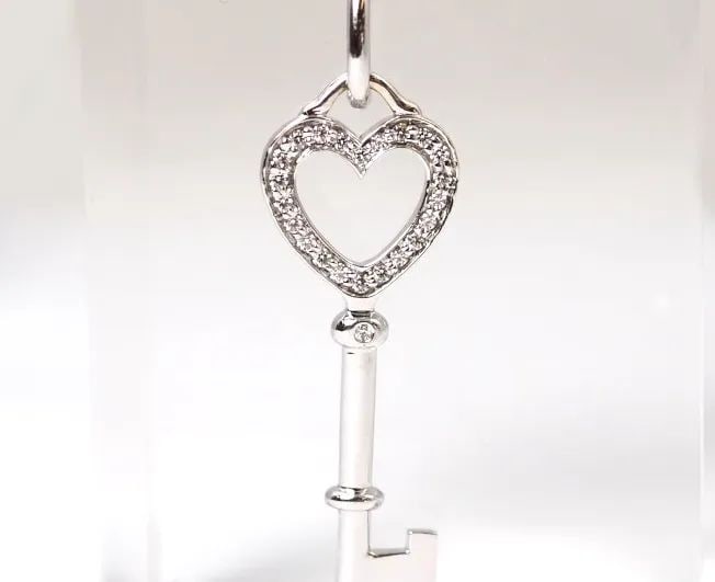 TIFFANY & CO. K18 WHITE GOLD DIAMOND HEART KEY L:41.1CM NECKLACE PRE OWNED U0430 (1 of 2)
