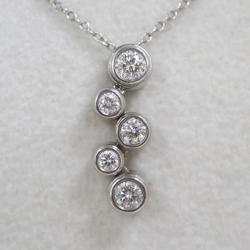 TIFFANY & CO. BUBBLE PT950 DIAMOND LENGTH 40CM LADIES NECKLACE PRE OWNED: TIFFANY & CO. BUBBLE PT950 DIAMOND LENGTH 40CM LADIES NECKLACE PRE OWNED TIFFANY & CO. BUBBLE PT950 DIAMOND LENGTH 40CM LADIES NECKLACE PRE OWNED Item Description Brand: Tiffany & Co. Color: Platinum