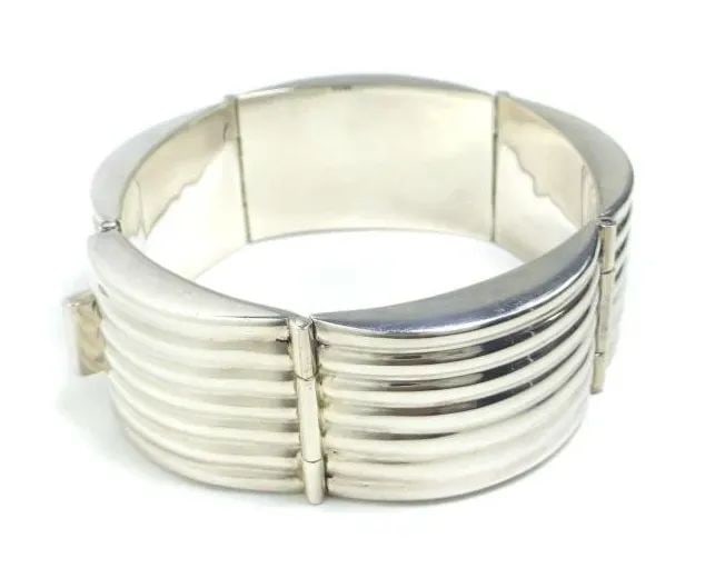 TIFFANY & CO. GROOVED BAND 925 SILVER LENGTH 18.5CM BRACELET PRE OWNED (1 of 2)