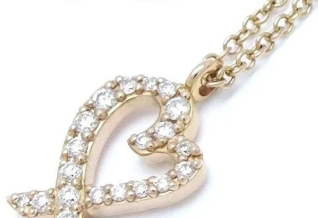TIFFANY & CO. LOVING HEART DIAMOND 750RG LENGTH 40CM NECKLACE PRE OWNED: TIFFANY & CO. LOVING HEART DIAMOND 750RG LENGTH 40CM NECKLACE PRE OWNED TIFFANY & CO. LOVING HEART DIAMOND 750RG LENGTH 40CM NECKLACE PRE OWNED Item Description Brand : Tiffany & Co. Material: 18K RG
