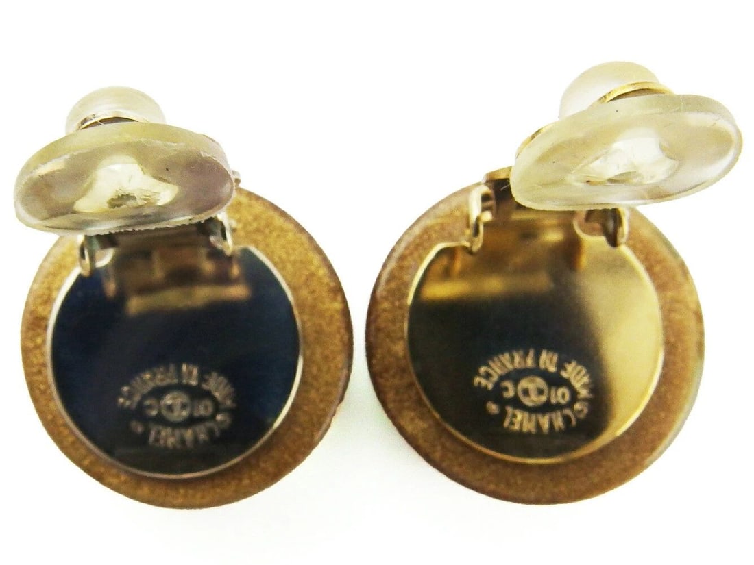 CHANEL GOLD GREEN RESIN WITH GOLD HARDWARE CLOVER DESIGN EARRINGS PREOWNED U0901 (1 of 1)