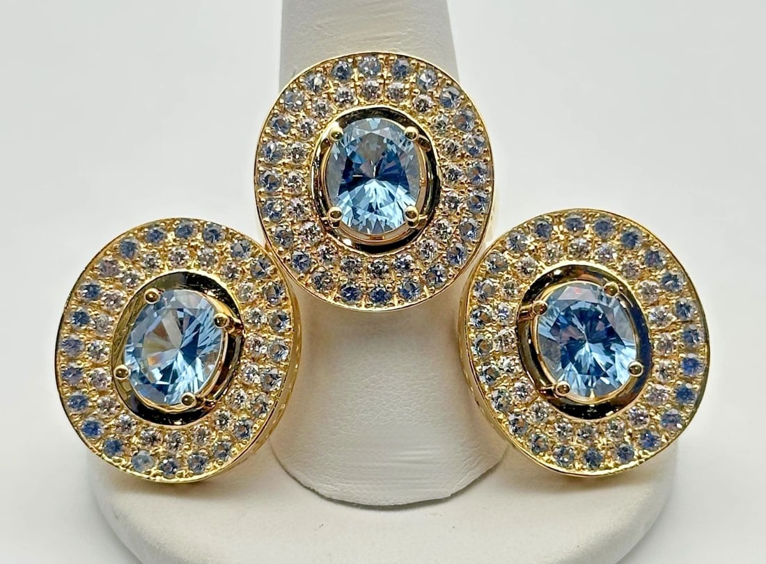 18K GOLD RING AND EARRINGS, WITH BLUE TOPAZ AND CUBIC ZIRCONIA SIZE: 9 26.4G (1 of 2)