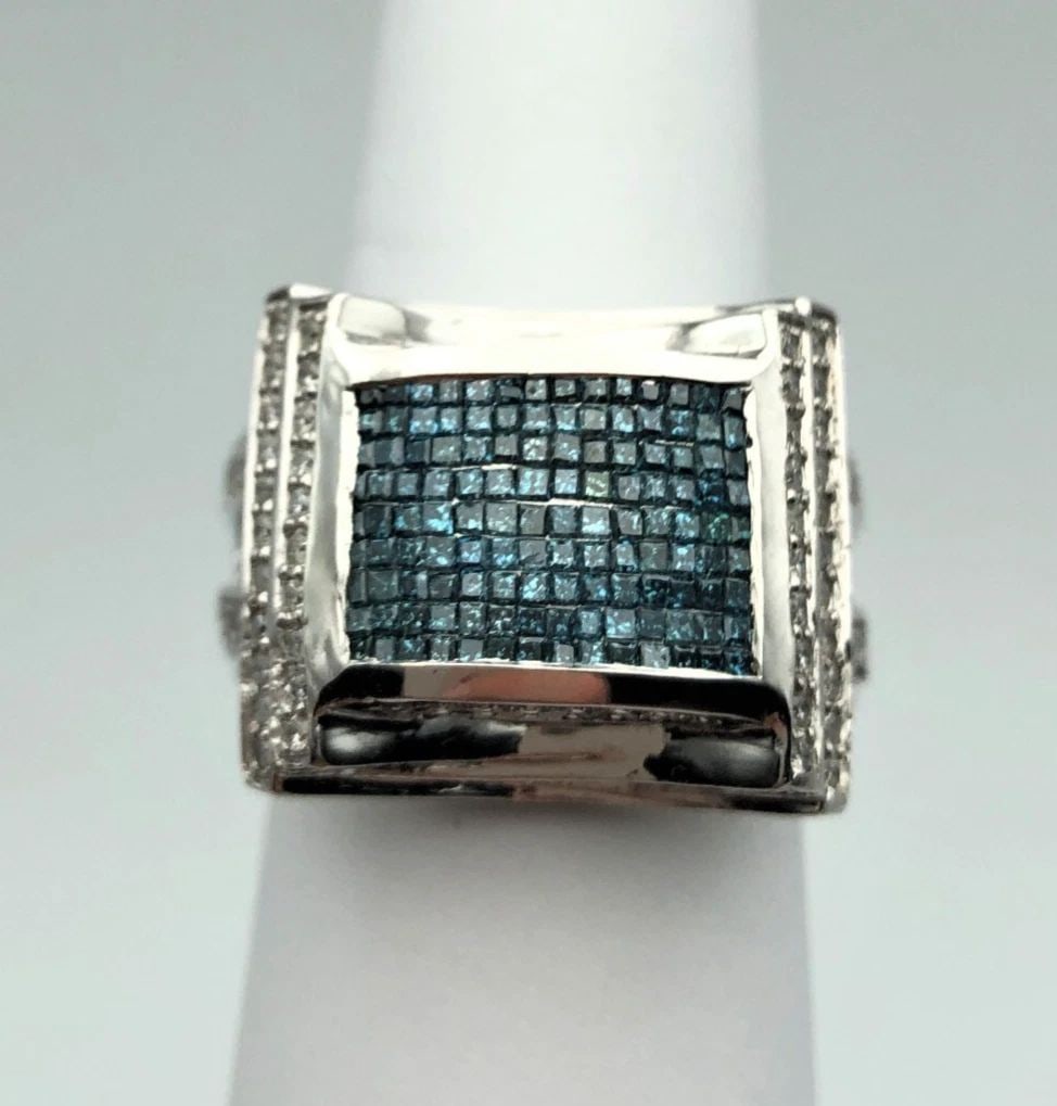 14K WHITE GOLD RING WITH 2.05CTS OF BLUE AND WHITE DIAMONDS SIZE: 9.5 15.5 GRAMS (1 of 2)