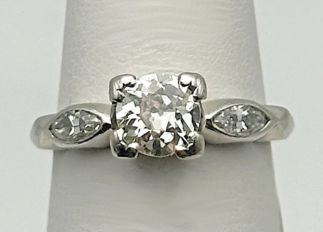 ANTIQUE PLATINUM RING WITH 1.30CTS OF DIAMONDS (1CT VS CENTER) SIZE: 5.5 (1 of 2)