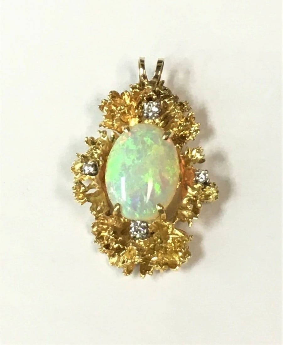 VINTAGE 22K/18K YELLOW GOLD OPAL DIAMOND PENDANT: VINTAGE 22K/18K YELLOW GOLD OPAL DIAMOND PENDANT Vintage 22k/18k Yellow Gold Opal Diamond Pendant You are bidding on a pre-owned Vintage 22k/18k Yellow Gold Opal Diamond Pendant. The pendant has