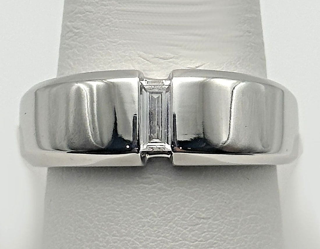 MEN'S 18K WHITE GOLD RING WITH 0.30CT BAGUETTE NATURAL DIAMOND 16.4 GRAMS (1 of 2)