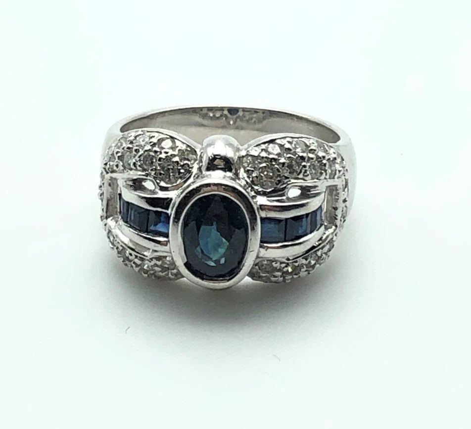 18K WHITE GOLD RING WITH 1.7CTW SAPPHIRE 0.80CTW DIAMONDS 8.8 GRAM (SIZE: 6.5) (1 of 2)
