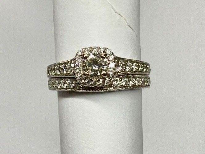 GABRIEL & CO. 14K WHITE GOLD WEDDING/ENGAGEMENT SET WITH DIAMONDS 0.96TCW: GABRIEL & CO. 14K WHITE GOLD WEDDING RING AND BAND SET WITH DIAMONDS 0.96TCW Gabriel & Co. 14k White Gold Wedding Ring and Band Set with Diamonds 0.96TCW You are bidding on a pre-owned Gabriel & Co. 1