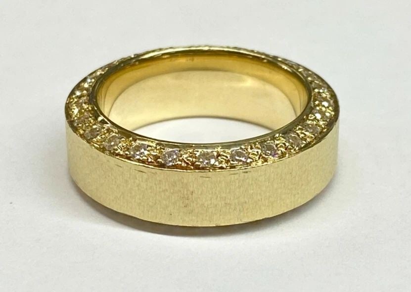 CUSTOM MATTE FINISH 14K YELLOW GOLD WEDDING BAND WITH SIDE CZ STONES 15.8 GRAMS: CUSTOM MATTE FINISH 14K YELLOW GOLD HEAVY WEDDING BAND WITH SIDE CZ STONES Custom Matte Finish Heavy 14k Yellow Gold Wedding Band with Side Cubic Zirconia Stones You are bidding on a pre-owned Custom