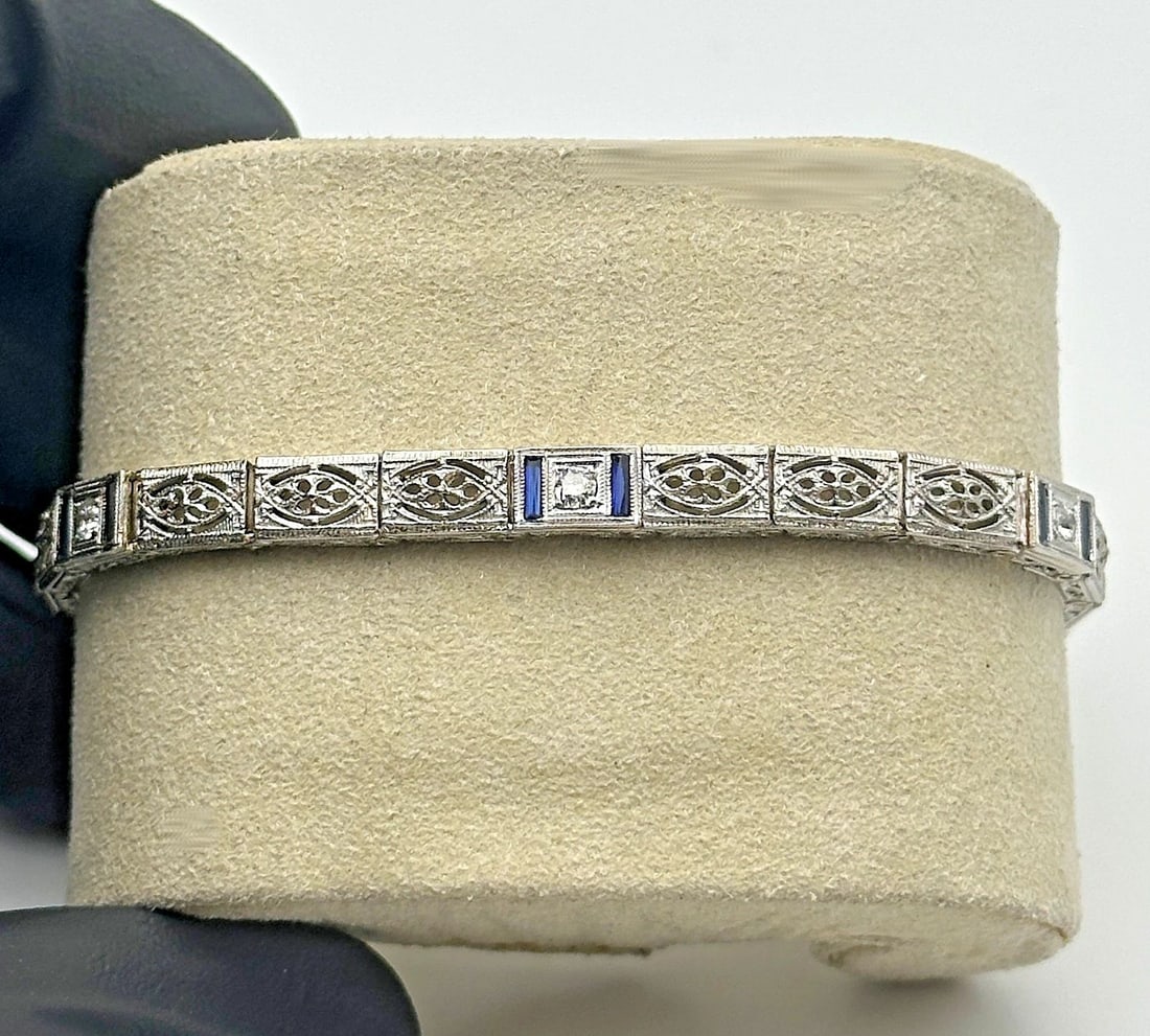 PLATINUM BRACELET WITH 14KT GOLD UNDERLAY, SAPPHIRES & DIAMONDS 14.8GR 7": PLATINUM BRACELET WITH 14KT GOLD UNDERLAY AND SAPPHIRES AND DIAMONDS 7" Platinum Bracelet with 14kt gold underlay and Sapphires and Diamonds 7" You are bidding on a Platinum Bracelet with 14kt gold un