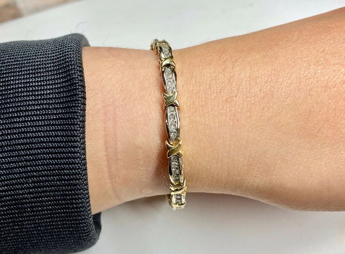 WOMEN'S 10K TWO TONE WHITE/YELLOW GOLD BRACELET WITH 1CTW DIAMONDS 13.8 GRAMS (1 of 2)