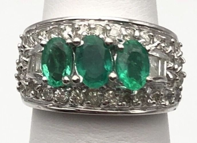 14K WHITE GOLD RING WITH 1.05CTS NATURAL EMERALDS & 1.25CT OF DIAMONDS SIZE: 6 (1 of 2)