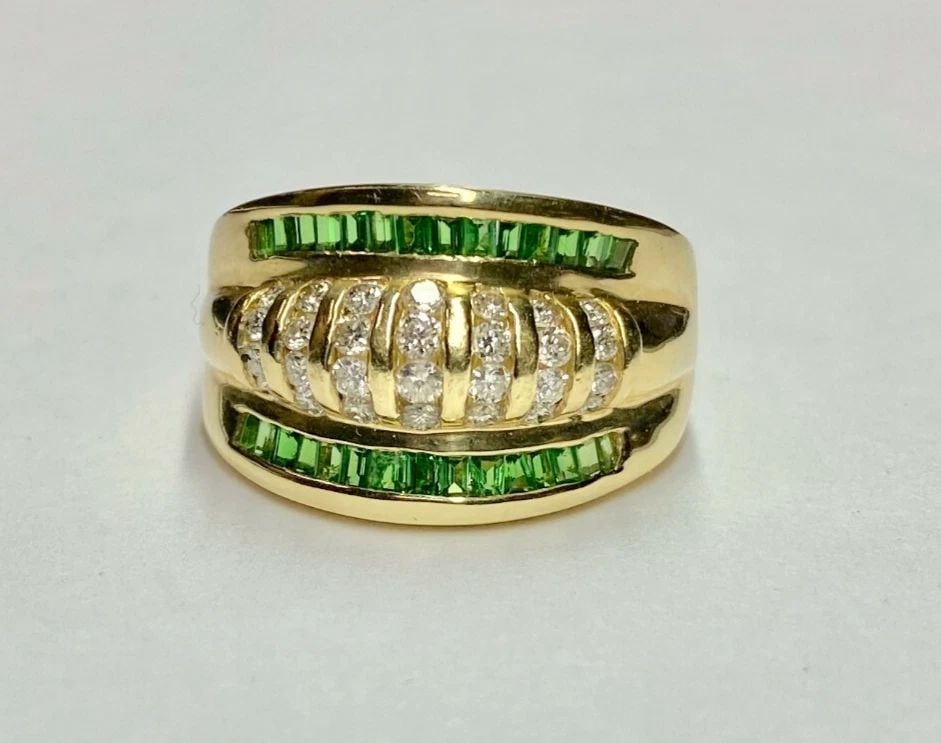WOMEN'S 14K YELLOW GOLD RING WITH DIAMONDS AND TSAVORITE GARNET (SIZE 8) (1 of 2)