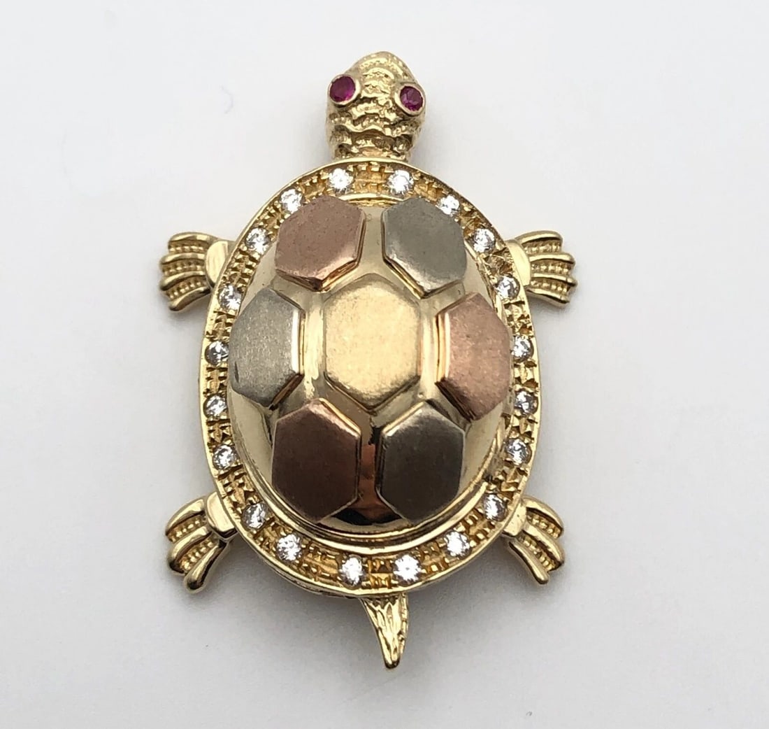 14K GOLD MOVING TURTLE PENDANT WITH CUBIC ZIRCONIA AND RUBIES 12.6 GRAMS (1 of 2)