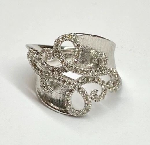 GABRIEL & CO. WOMEN'S 14K WHITE GOLD AND DIAMOND 0.69CTS RING (SIZE 6.5): GABRIEL & CO. WOMEN'S 14K WHITE GOLD AND DIAMOND 0.69CTS RING (SIZE 6.5) Gabriel & Co Women's 14k White Gold and diamond Ring (Size 6.5) You are bidding on a pre-owned Gold Gabriel and Co Women's 14k