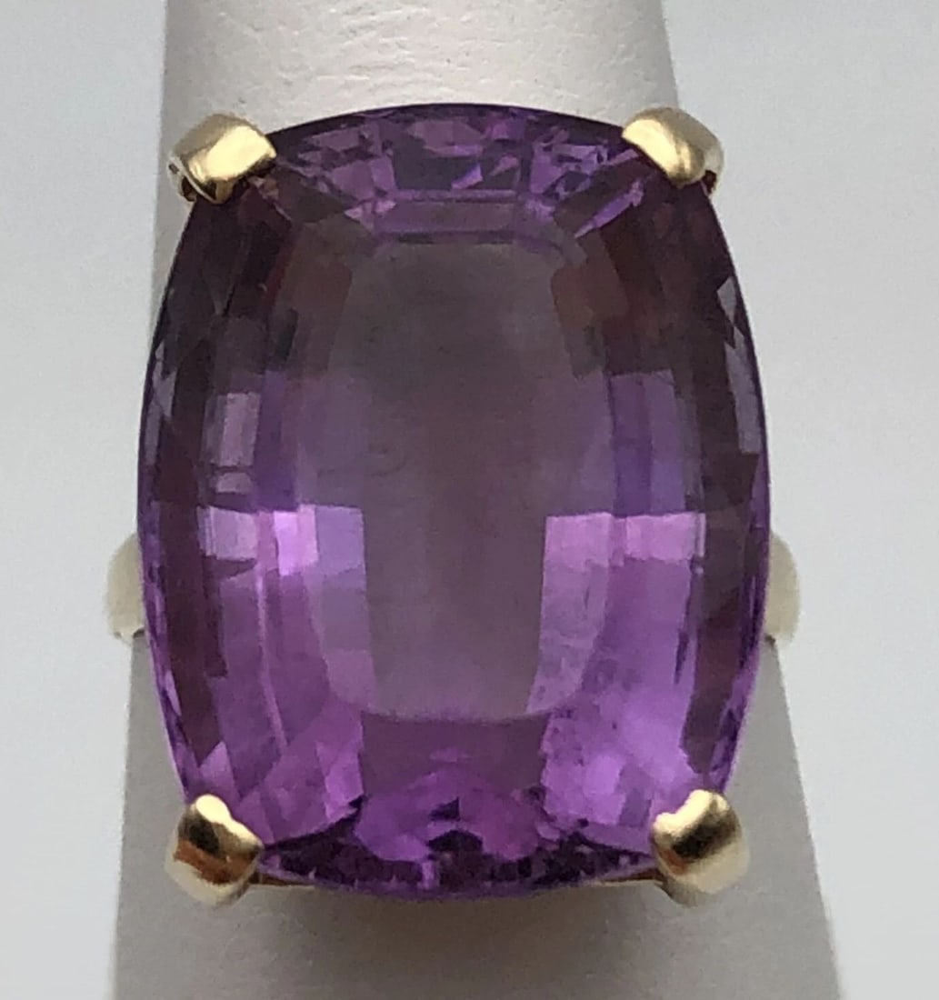 14K GOLD RING WITH 23CT AMETHYST (SIZE: 8) 9.4 GRAMS (1 of 2)