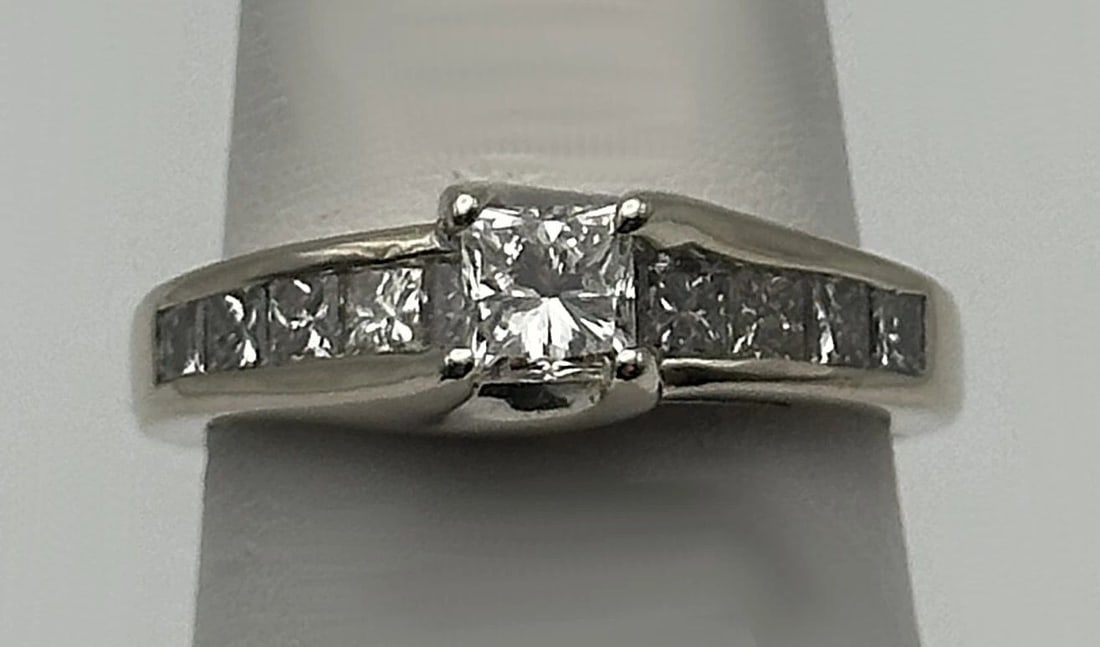 14K WHITE GOLD ENGAGEMENT STYLE RING WITH 1.25CTS OF NATURAL DIAMONDS SIZE: 7 (1 of 2)