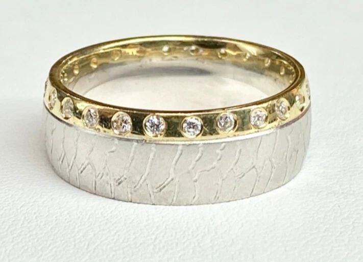 UNISEX 14K TWO-TONE, WHITE/ YELLOW GOLD BAND WITH CZ STONES (SIZE 9.25) 10.6GRAM (1 of 2)