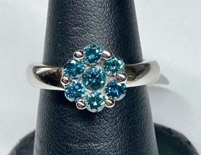 WOMEN'S 14K WHITE GOLD RING WITH 1.05CTS BLUE DIAMONDS 5.9 GRAMS (SIZE 6.5) (1 of 2)