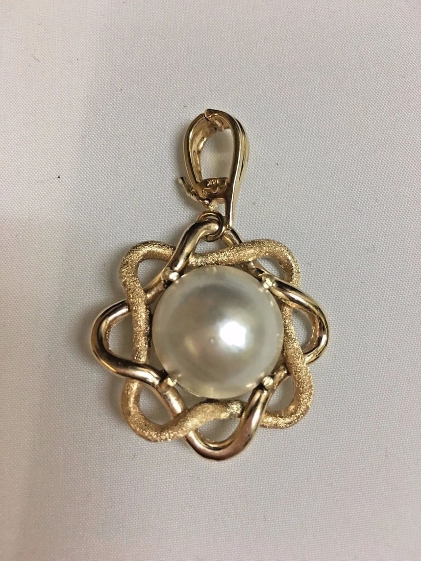 14K MABE PEARL PENDANT WITH ENHANCER BAIL (1 of 2)