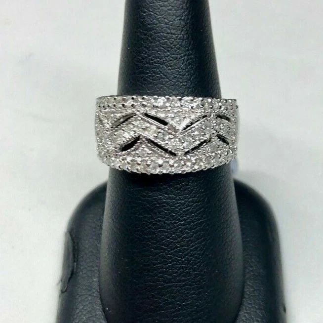 18K WHITE GOLD RING WITH DIAMONDS NEW (1 of 2)