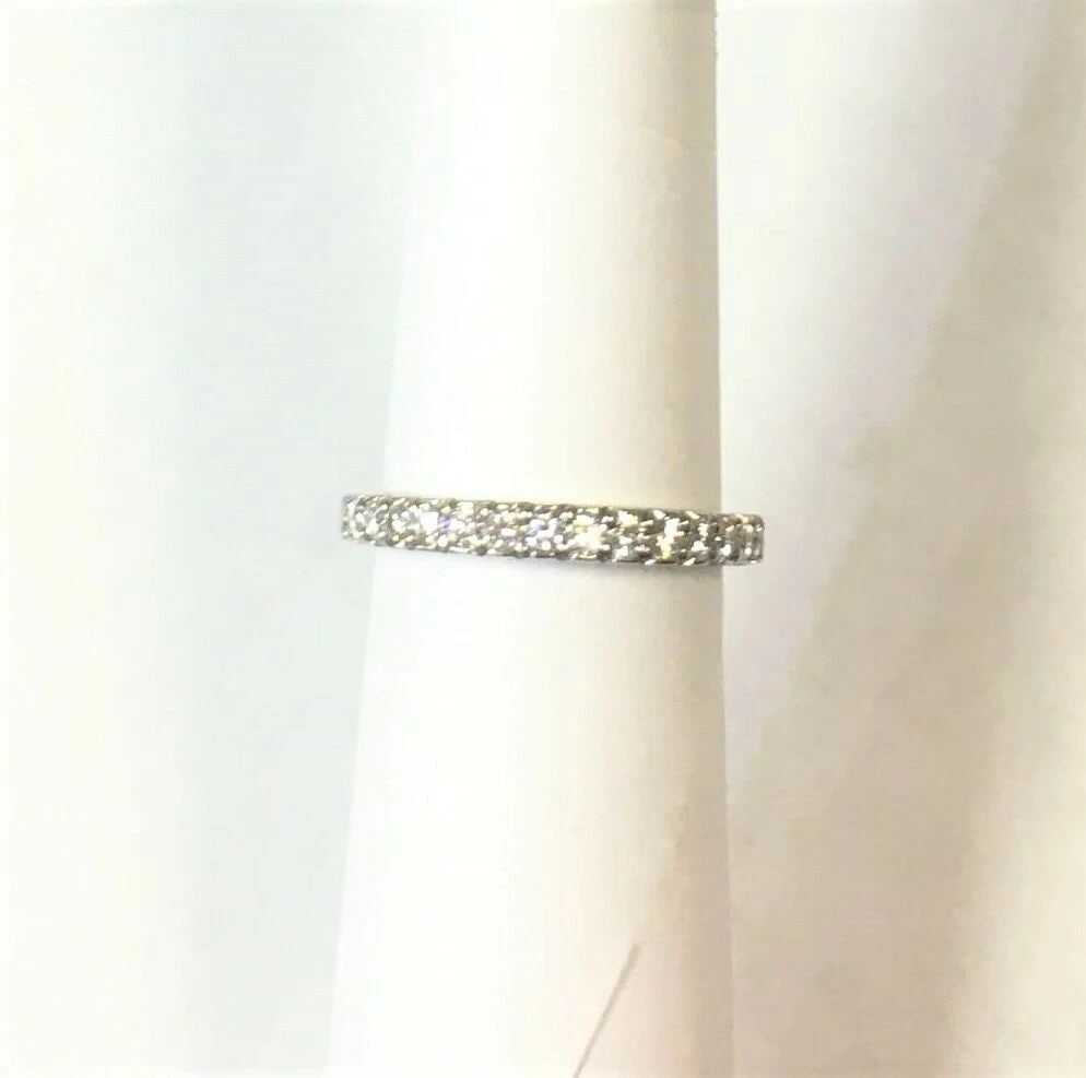 SCOTT KAY PLATINUM AND DIAMOND BAND HEAVENS GATES (SIZE: 5.75): SCOTT KAY PLATINUM AND DIAMOND BAND HEAVENS GATES (SIZE: 5.75) Scott Kay Platinum and Diamond Band Heavens Gates You are bidding on a Scott Kay Platinum and Diamond Band Heavens Gates. The ring has be