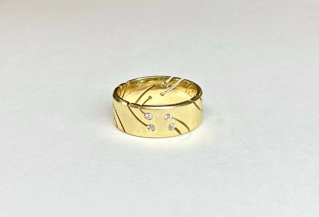 MEN'S 14K YELLOW GOLD WEDDING BAND WITH CZ STONES (SIZE 9.25) (1 of 2)