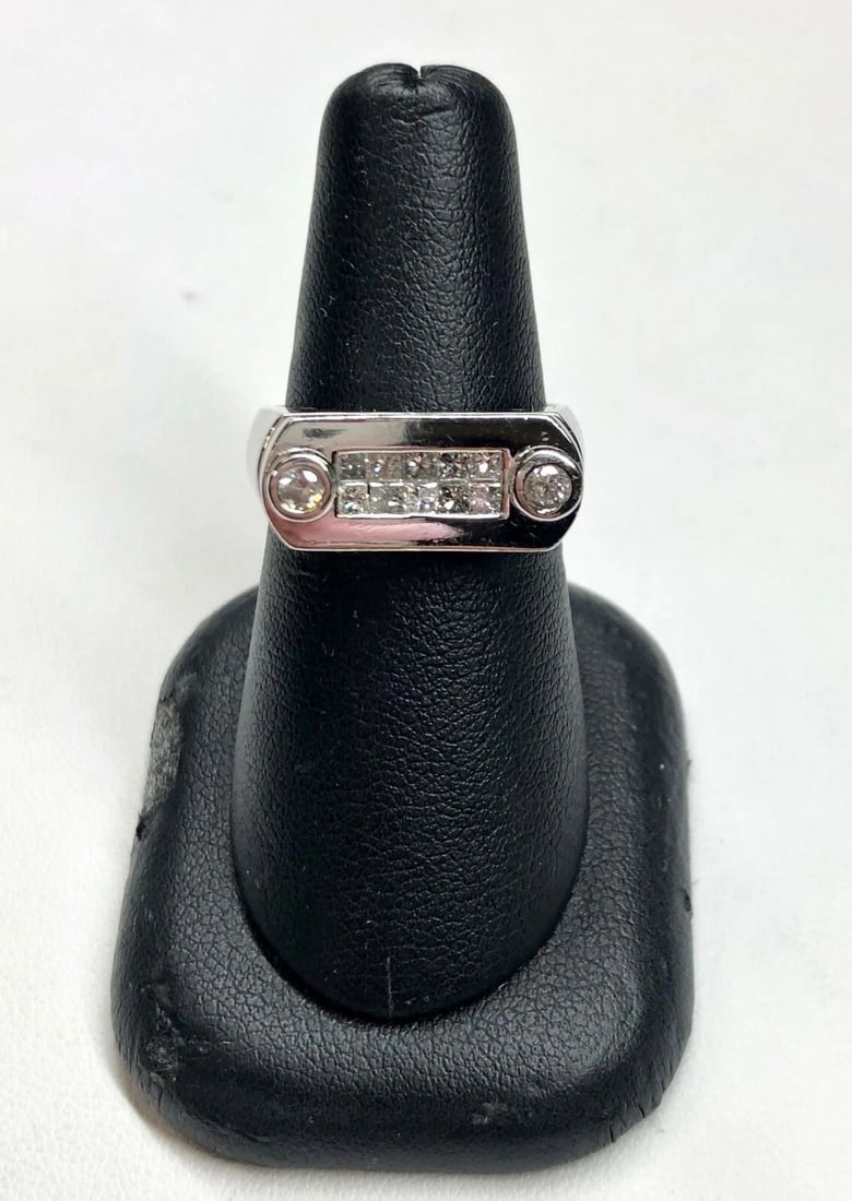 UNISEX 14K WHITE GOLD RING WITH DIAMONDS NEW (1 of 2)