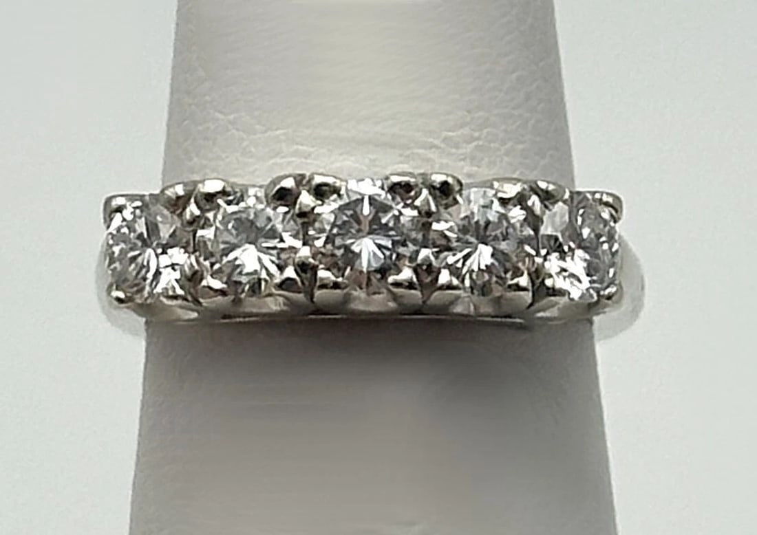 14K WHITE GOLD RING / BAND WITH 5 DIAMONDS 0.75CTW SIZE: 4 (1 of 2)