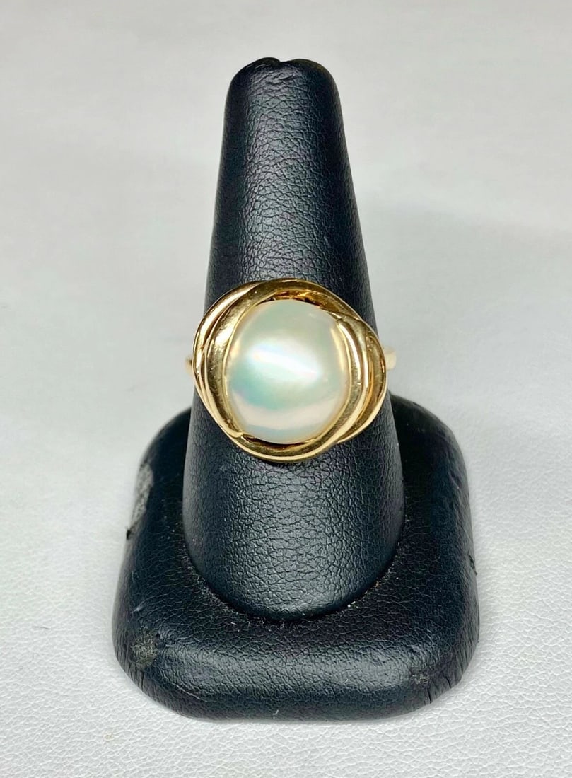 WOMEN'S 14K YELLOW GOLD AND MABE PEARL RING (SIZE 9.5) (1 of 2)