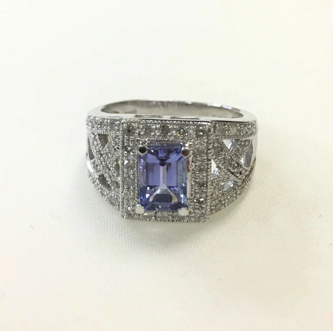 14K WHITE GOLD RING WITH TANZANITE AND DIAMONDS (SIZE: 6.5) (1 of 2)