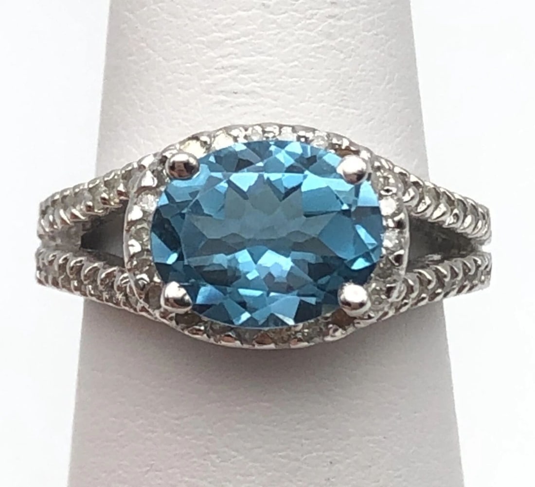 14K WHITE GOLD RING WITH OVAL BLUE TOPAZ, 0.62CTS DIAMONDS (SIZE: 6.5) 7.1 GRAM (1 of 2)