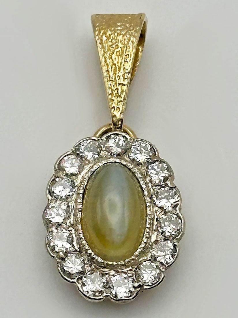 14K GOLD PENDANT WITH CAT'S EYE CHRYSOBERYL AND 0.75CTS DIAMONDS 2.7 GRAMS (1 of 2)