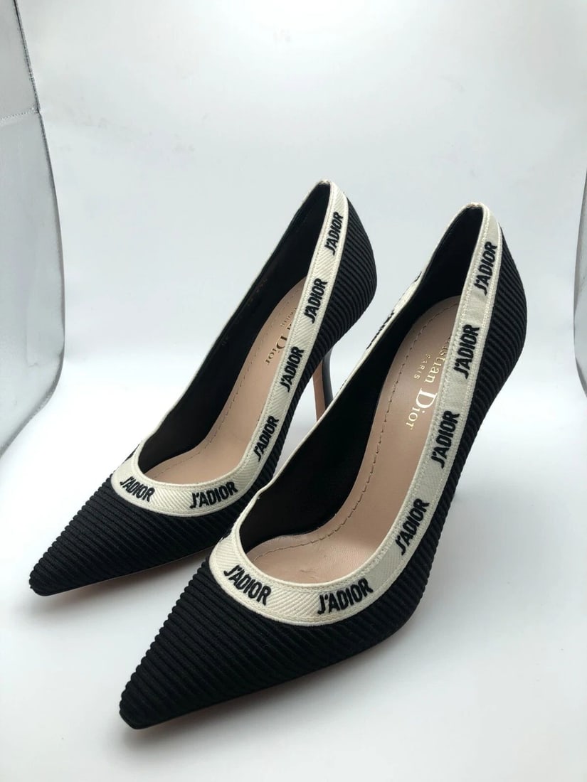 CHRISTIAN DIOR J'ADIOR PUMP HEELS WHITE RIBBON LOGO ALL AROUND (SIZE: 37.5): CHRISTIAN DIOR J'ADIOR PUMP HEELS WHITE RIBBON LOGO ALL AROUND (SIZE: 37.5) Christian Dior J'Adior pump heels White Ribbon logo all around You are bidding on a Christian Dior J'Adior pump heels White